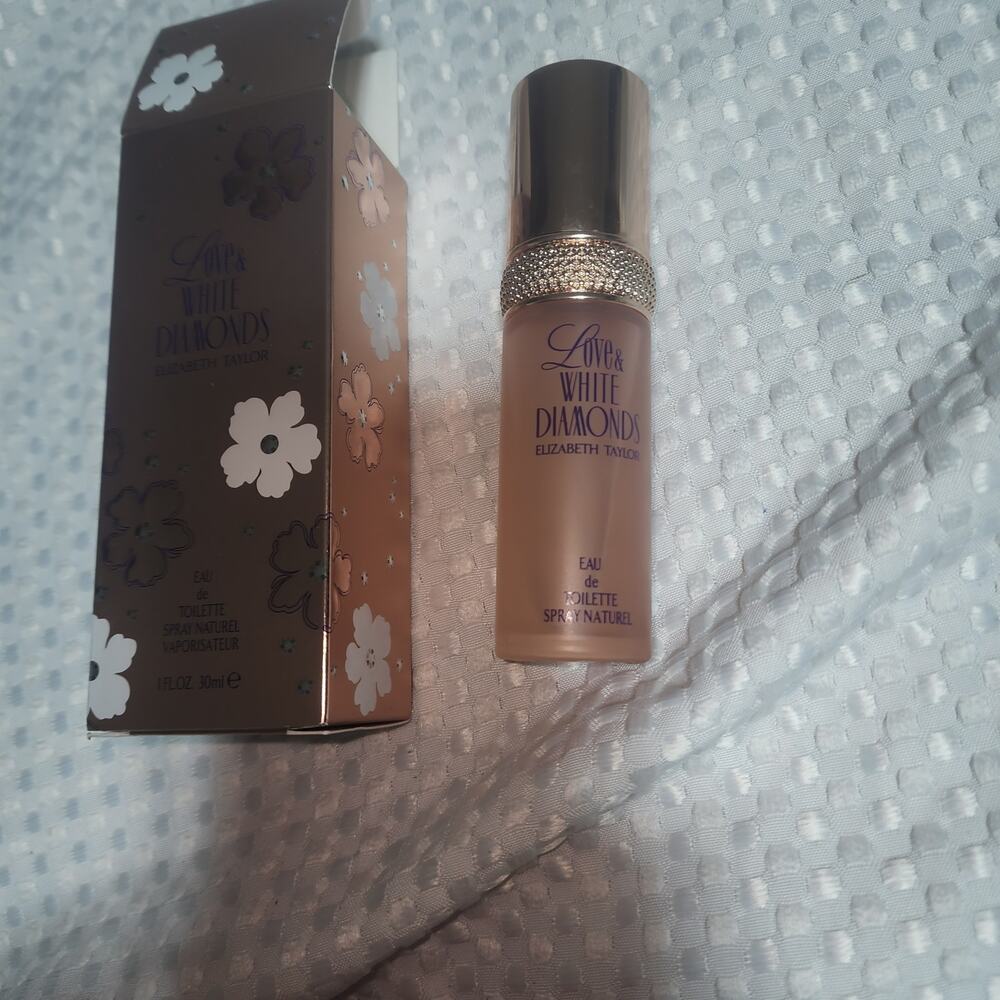 ELIZABETH TAYLOR NWT LOVE & WHITE DIAMONDS EAU DE TOILETTE